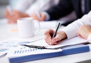 資本市場動態(tài) 業(yè)務(wù)澄清、舉牌事件與監(jiān)管問詢并存