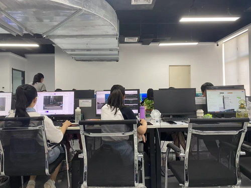 大模型狂歡背后的隱秘角落 富士康工人轉(zhuǎn)向AI標(biāo)注，青春喂養(yǎng)AI后的未來迷思